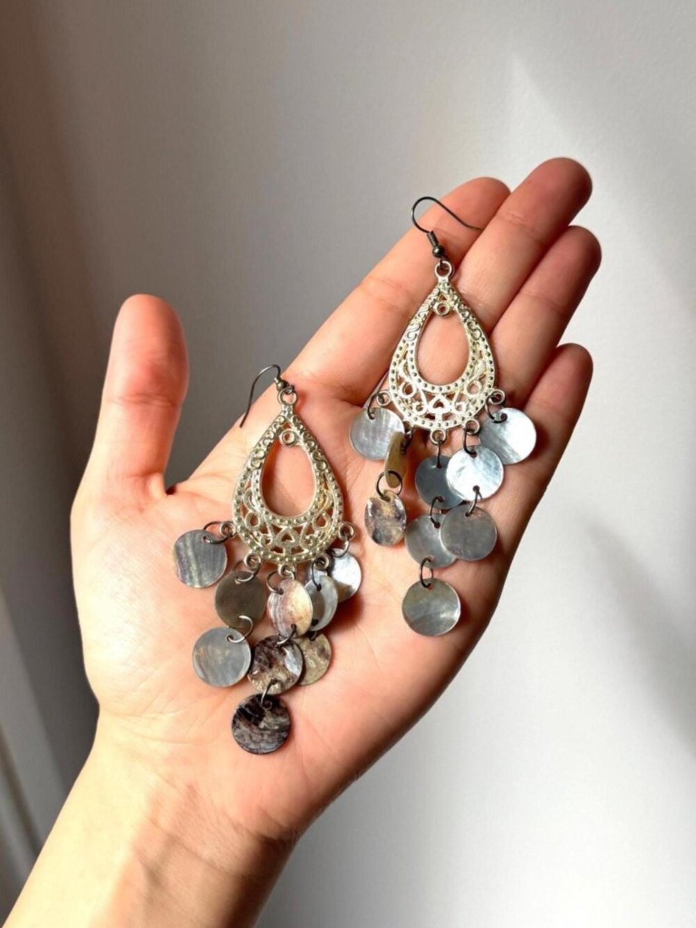Vintage mother of pearl silver disc boho cascade dangle drop chandelier earrings